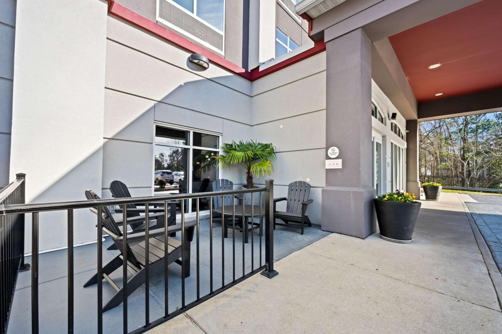 Comfort Suites Williamsburg Historic Area Exterior photo